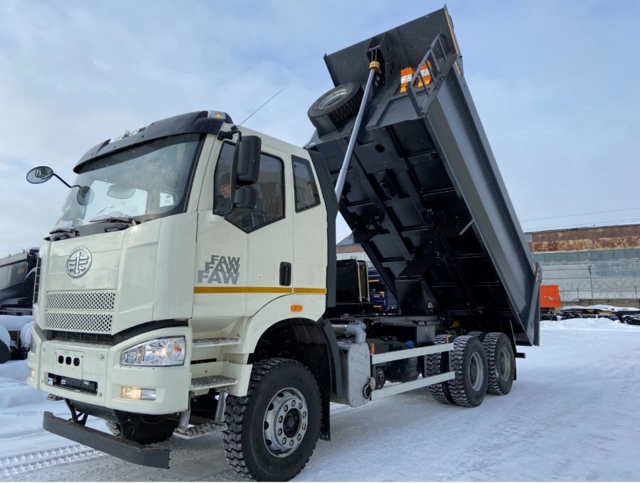 В России появился новый самосвал ФАВ