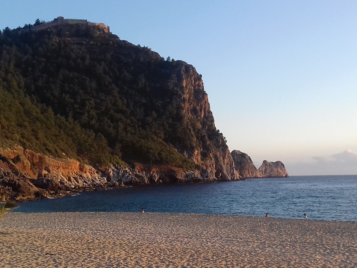 Февральский вечер на пляже