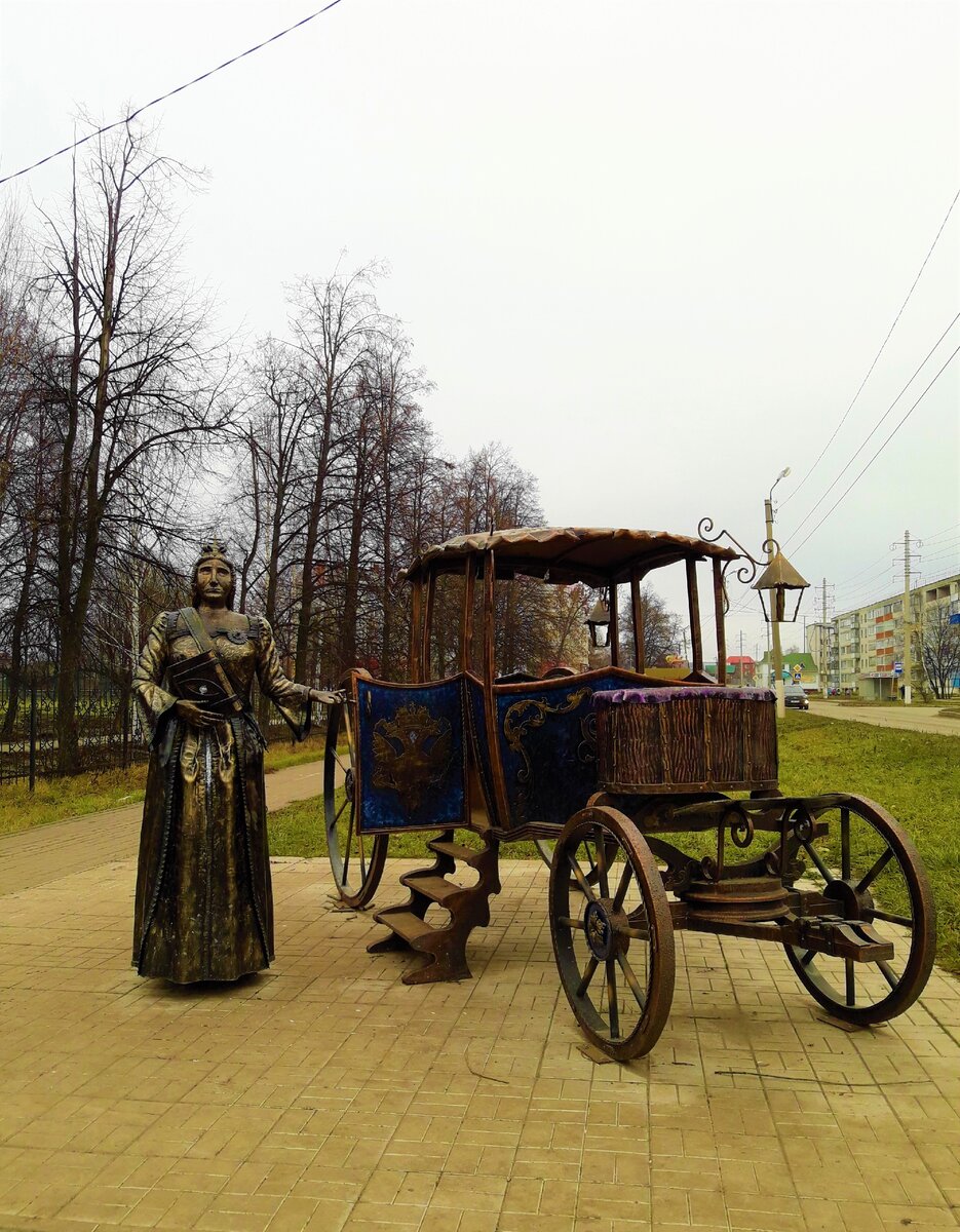 Старинный город Чувашии – Цивильск, на улице чувашская свадьба, карета у дороги и мост 1910 года, показываю все как есть