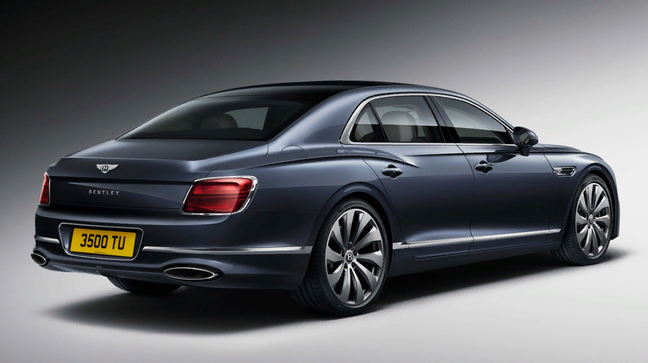 За совмещение комфорта со спортивными наклонностями отвечают новая трёхкамерная пневмоподвеска, объём камер в которой на 60% больше, чем в предыдущей, и у которой стал шире диапазон регулировок, а также адаптивные амортизаторы CDC и 48-вольтовая активная система подавления кренов Bentley Dynamic Ride.