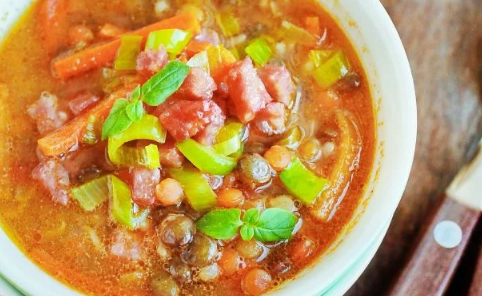 Суп с колбасой