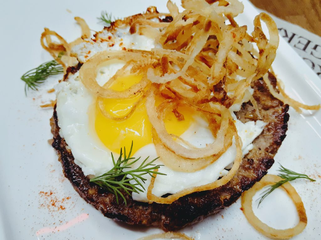 Бифштекс по деревенски