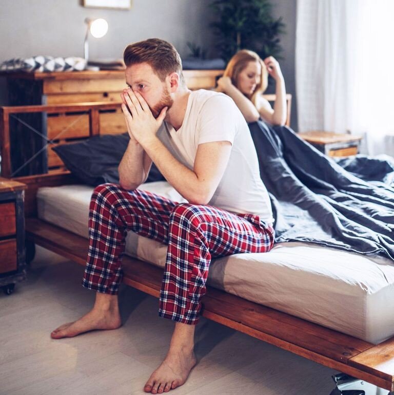 Начну с того, что подобные ситуации происходят по двум причинам: физиологическое ( крайне редко, поэтому ею  пренебрежём) и психологическая.