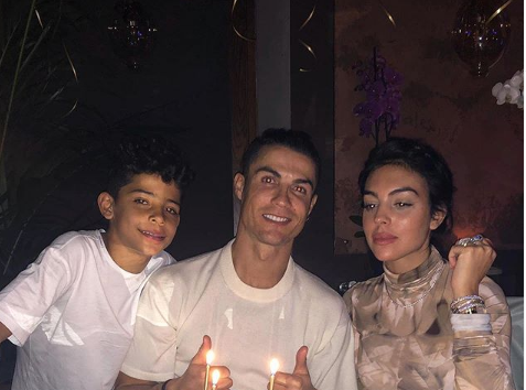 Криштиану Роналду с семьей. Фото из его аккаунта в instagram
