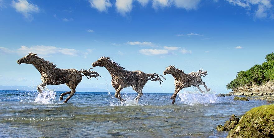 https://www.boredpanda.com/driftwood-horse-sculptures-jame-doran-webb