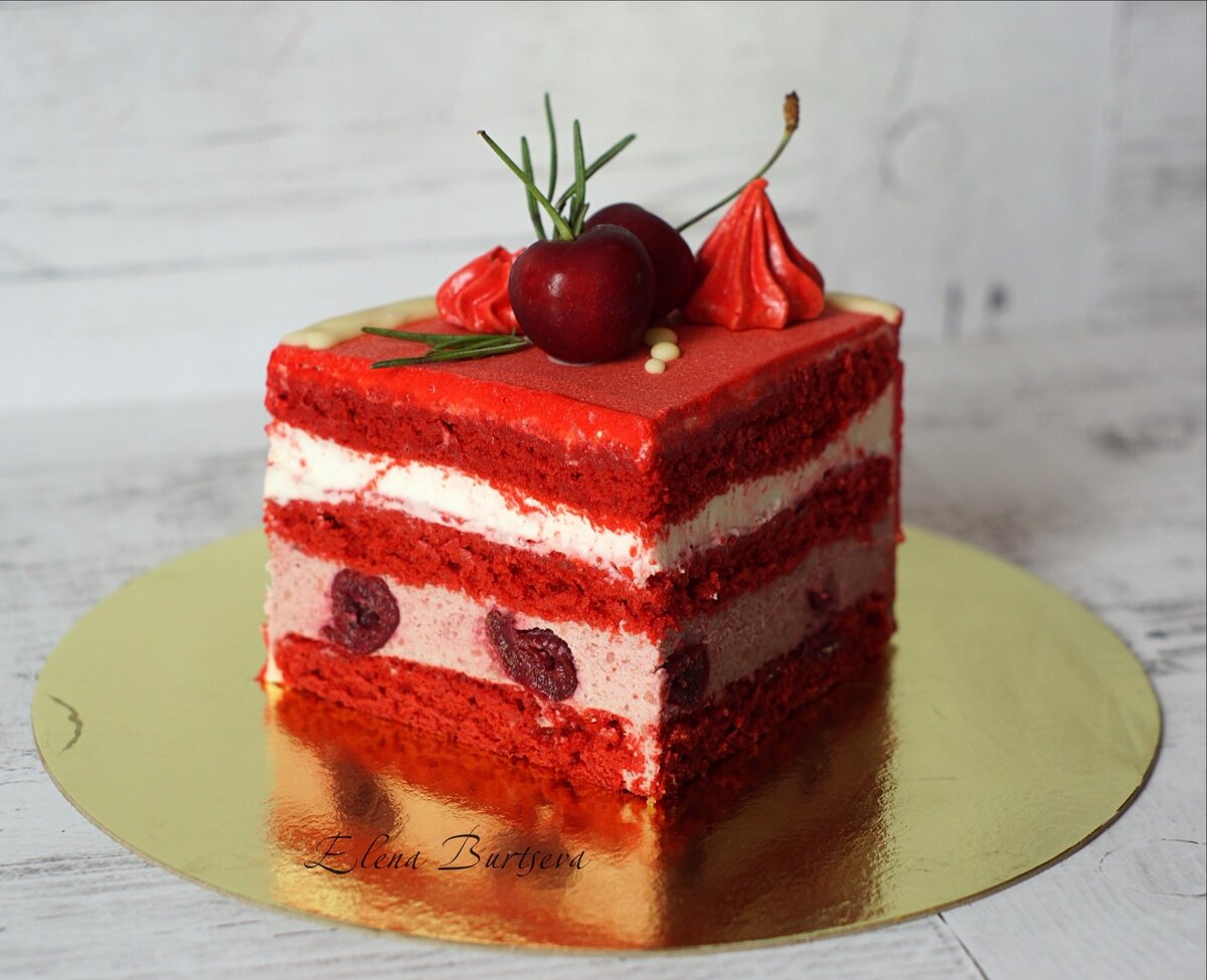 разрез моего тортика "Красный бархат")