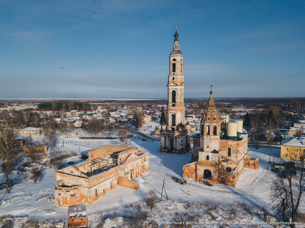 Прошлое в руинах. Заброшенный храмовый комплекс в центре села