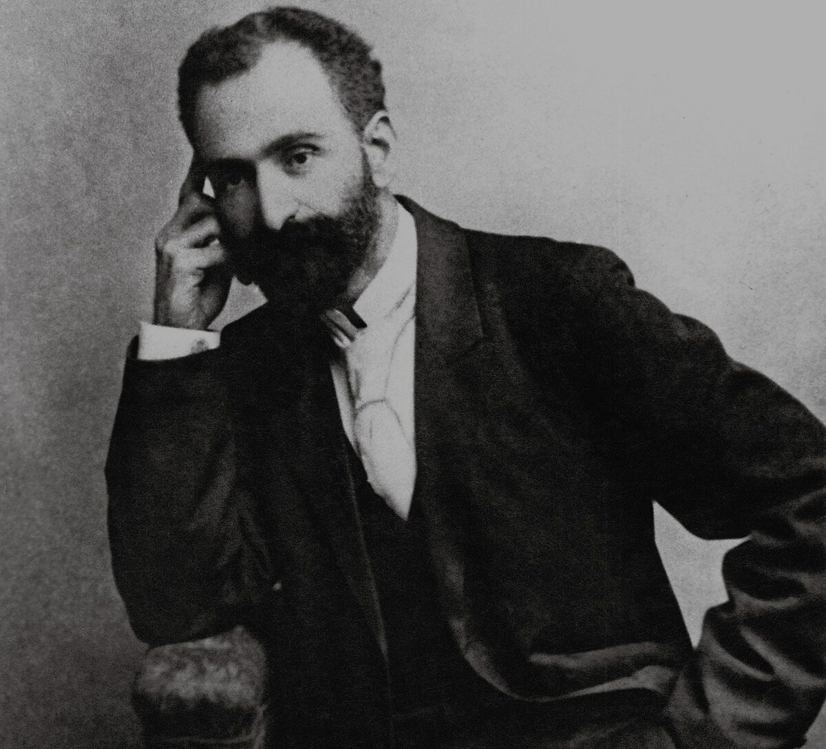 Писатель Ованес Туманян