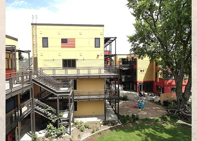 Коммуна по-американски.Совместное жилье Рассвет.