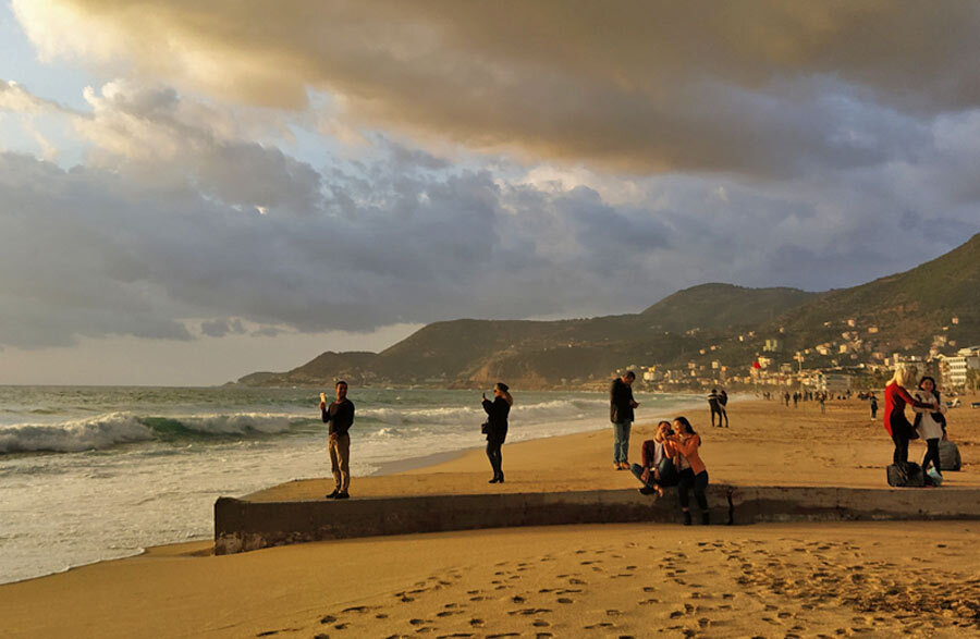 Вот для города зимой, запасы одежды точно не помешают
