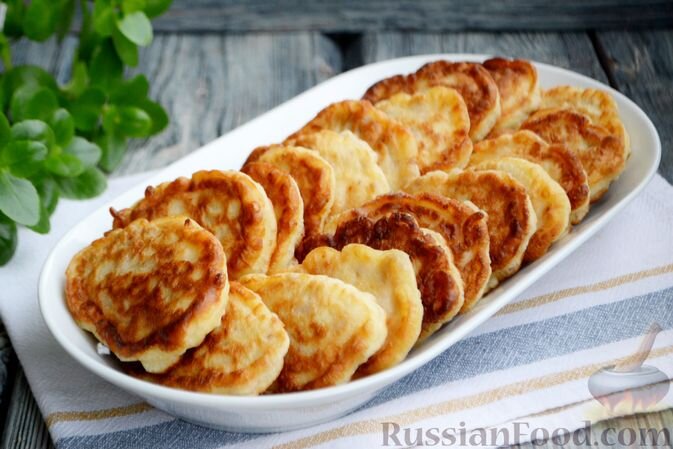 фарш мясной, сметана, яйца, мука, разрыхлитель, соль, масло растительное