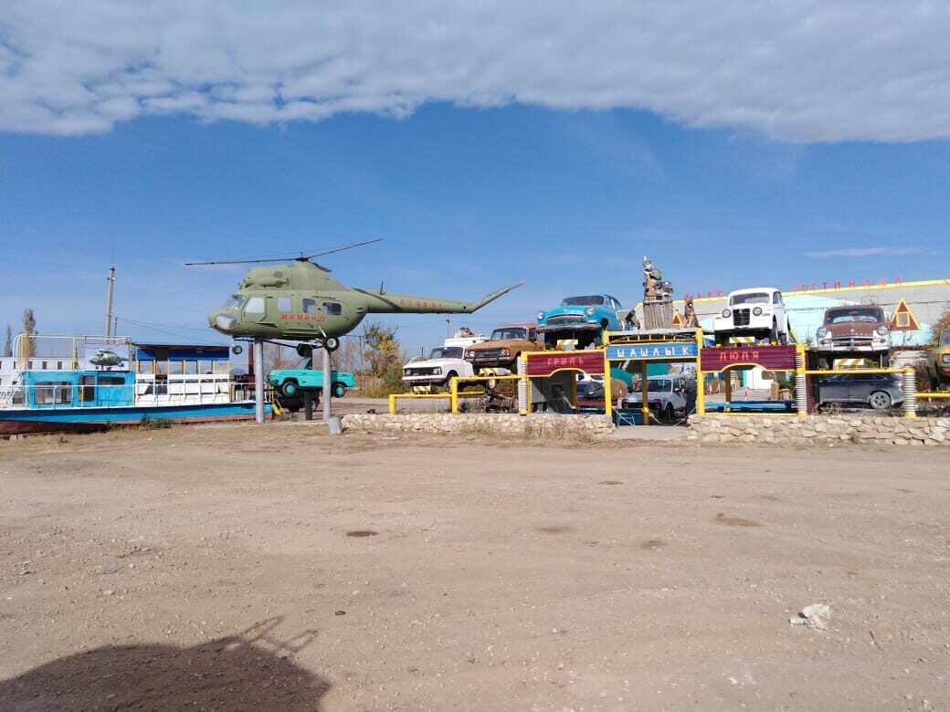 Креативный подход в оформление кафе,молодцы.