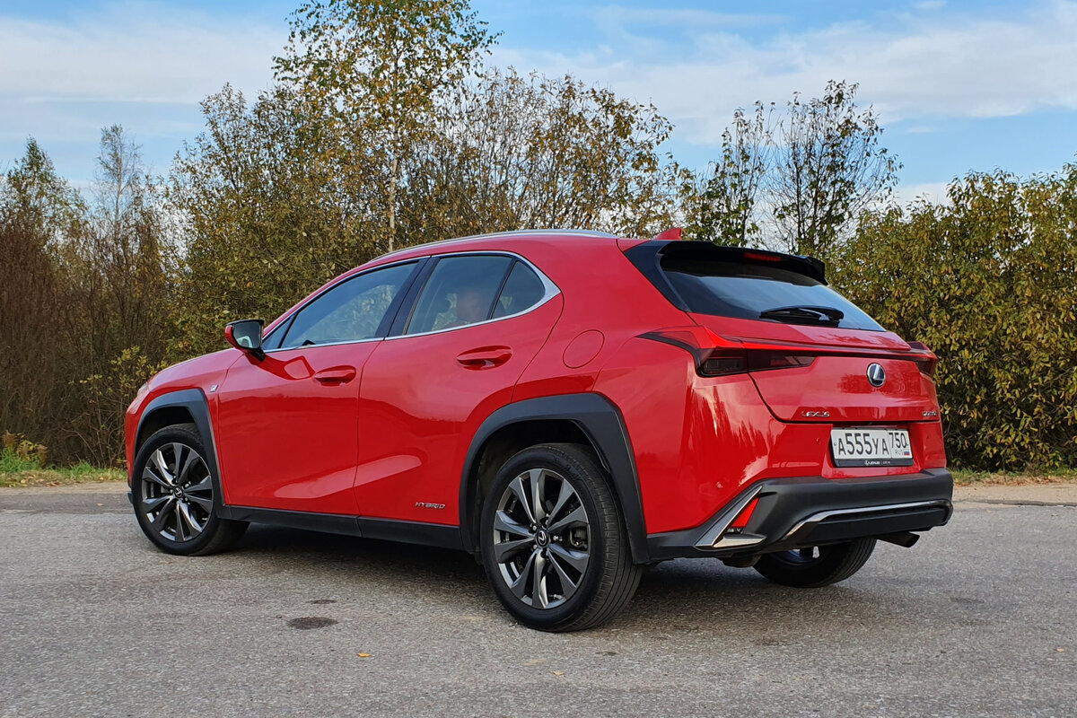 Чем удивил гибридный Lexus UX 250h? | CarExpert.ru | Дзен