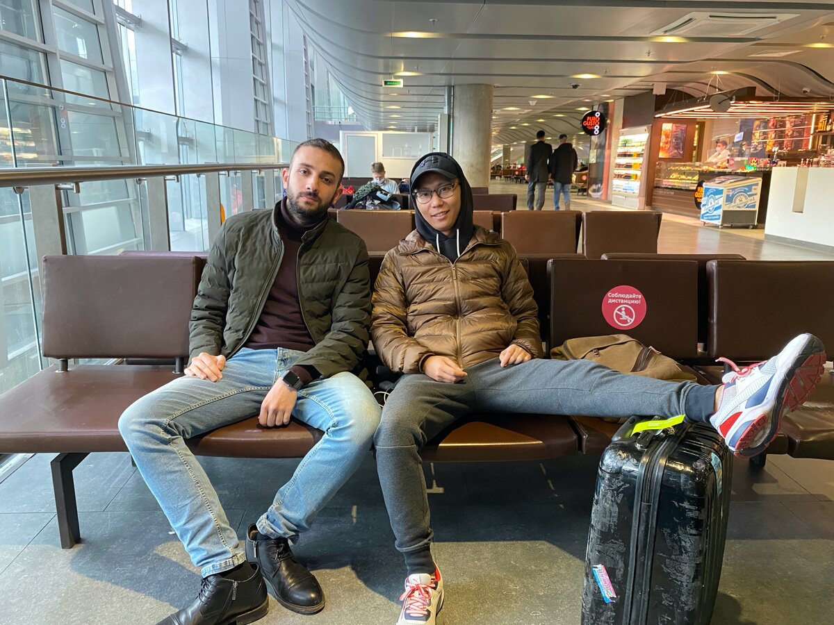 Это мой друг Фарид - азербайджанец. С ним я начал свой путь в СПБ мы жили в одной комнате в общежитии.
