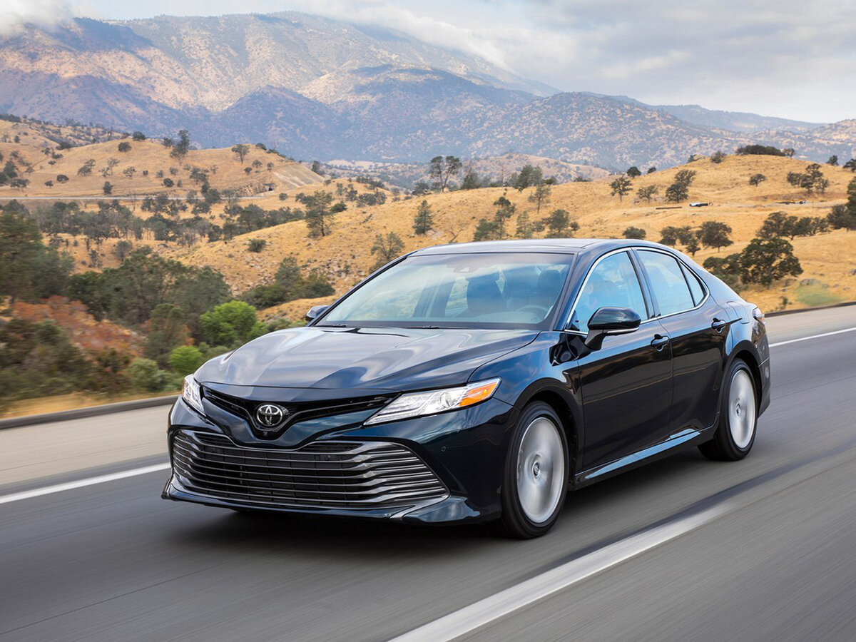 Седан Toyota Camry