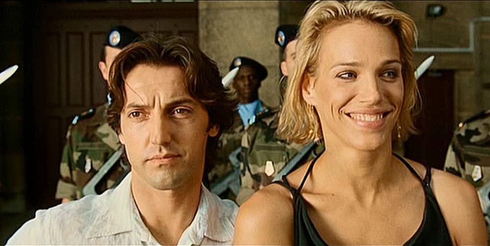 Фредерик Дифенталь и Эмма Виклунд в фильме «Такси»