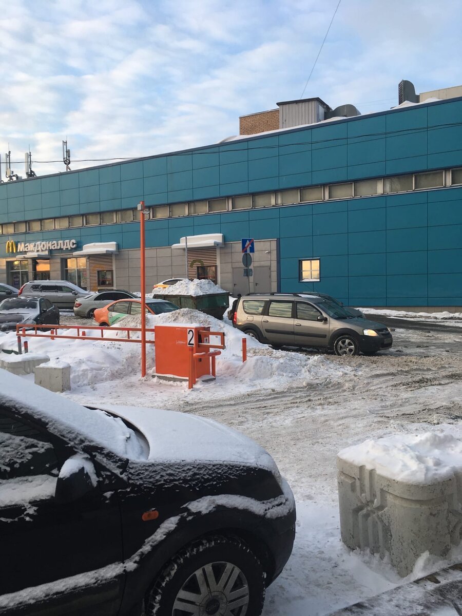 Москва. Установили шлагбаумы во дворе — делюсь впечатлениями ...