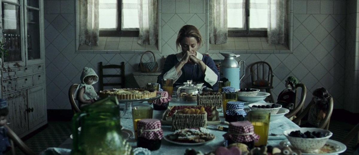 Кадр из фильма "Приют"