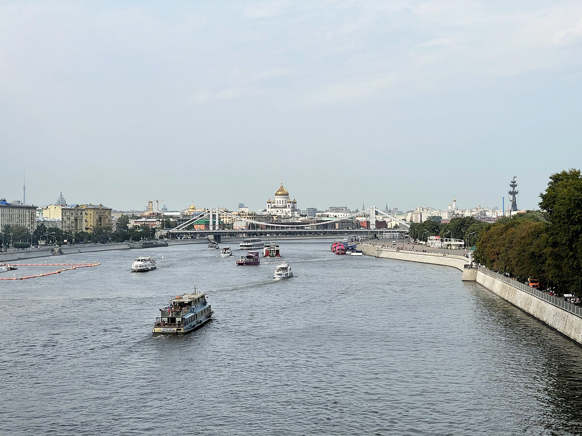 Москва-река —  главная водная артерия столицы