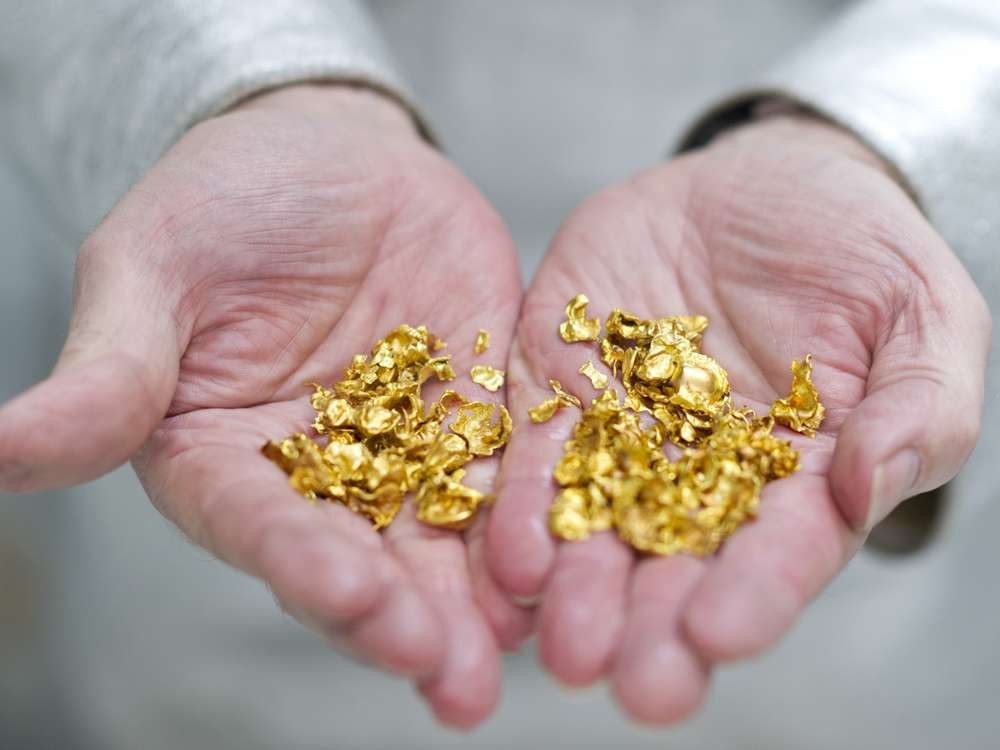 Компании добывающие золото. Месторождения золота в Кыргызстане. Золотодобывающая промышленность. Золотой рудник. Россыпные месторождения золота.
