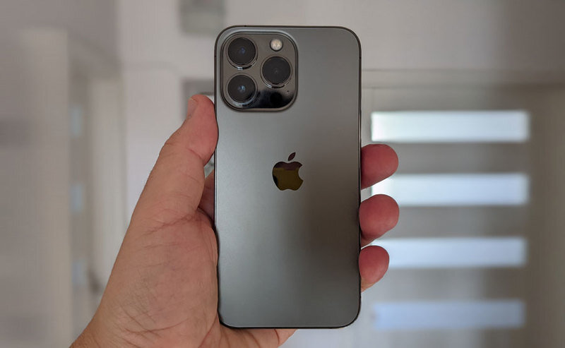 смартфон IPhone 13 Pro