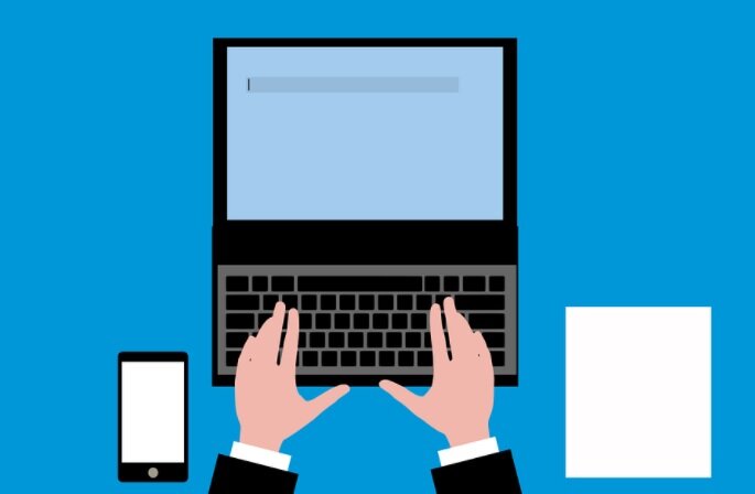 Все операции с оформлением больничных листов и начислением пособий станут электронными. Фото: 