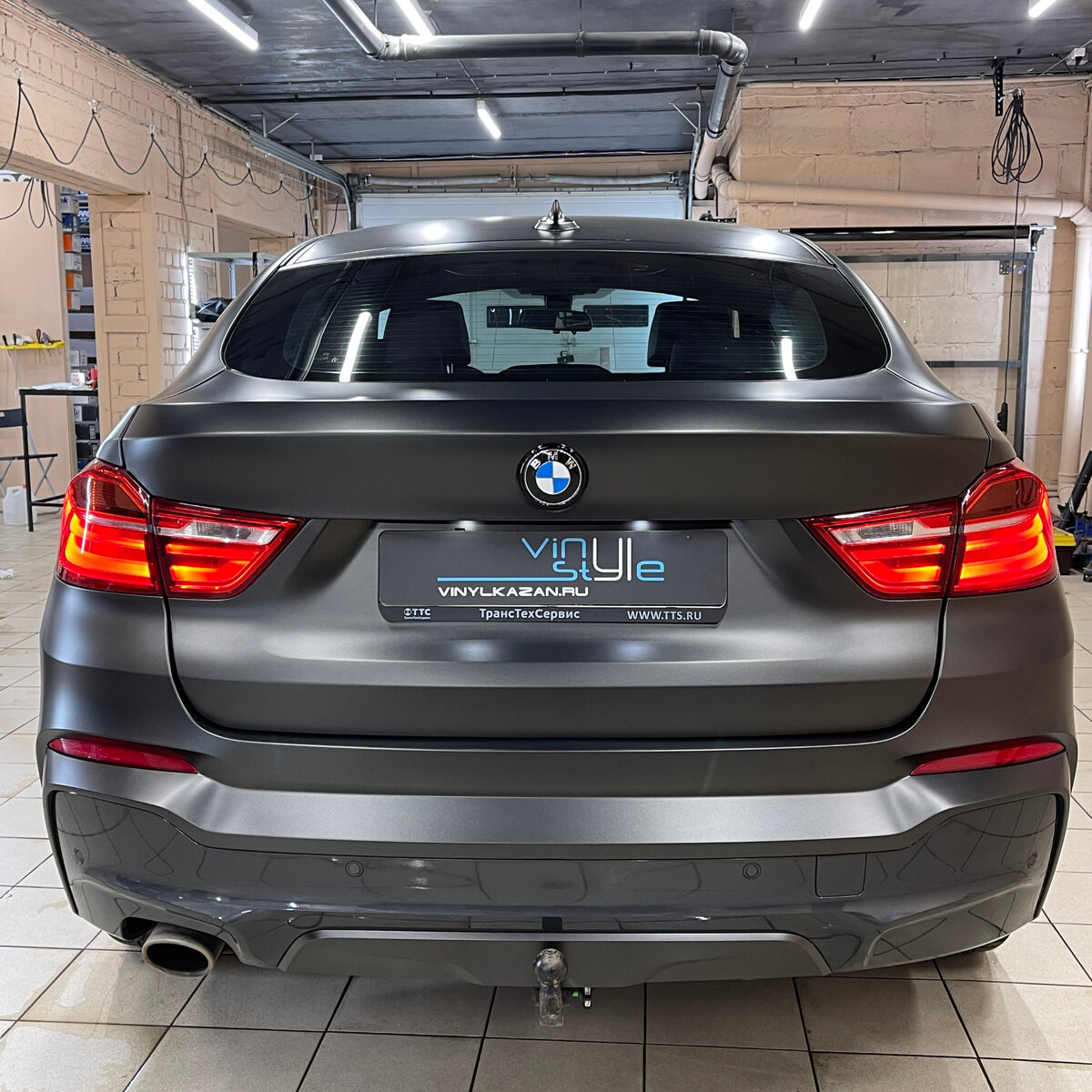 BMW X4 - оклейка кузова пленкой цвета сатиновый графит, покраска дисков,  установка StarLine S96 V2 и тонировка | Автостудия Vinyl Style | Дзен