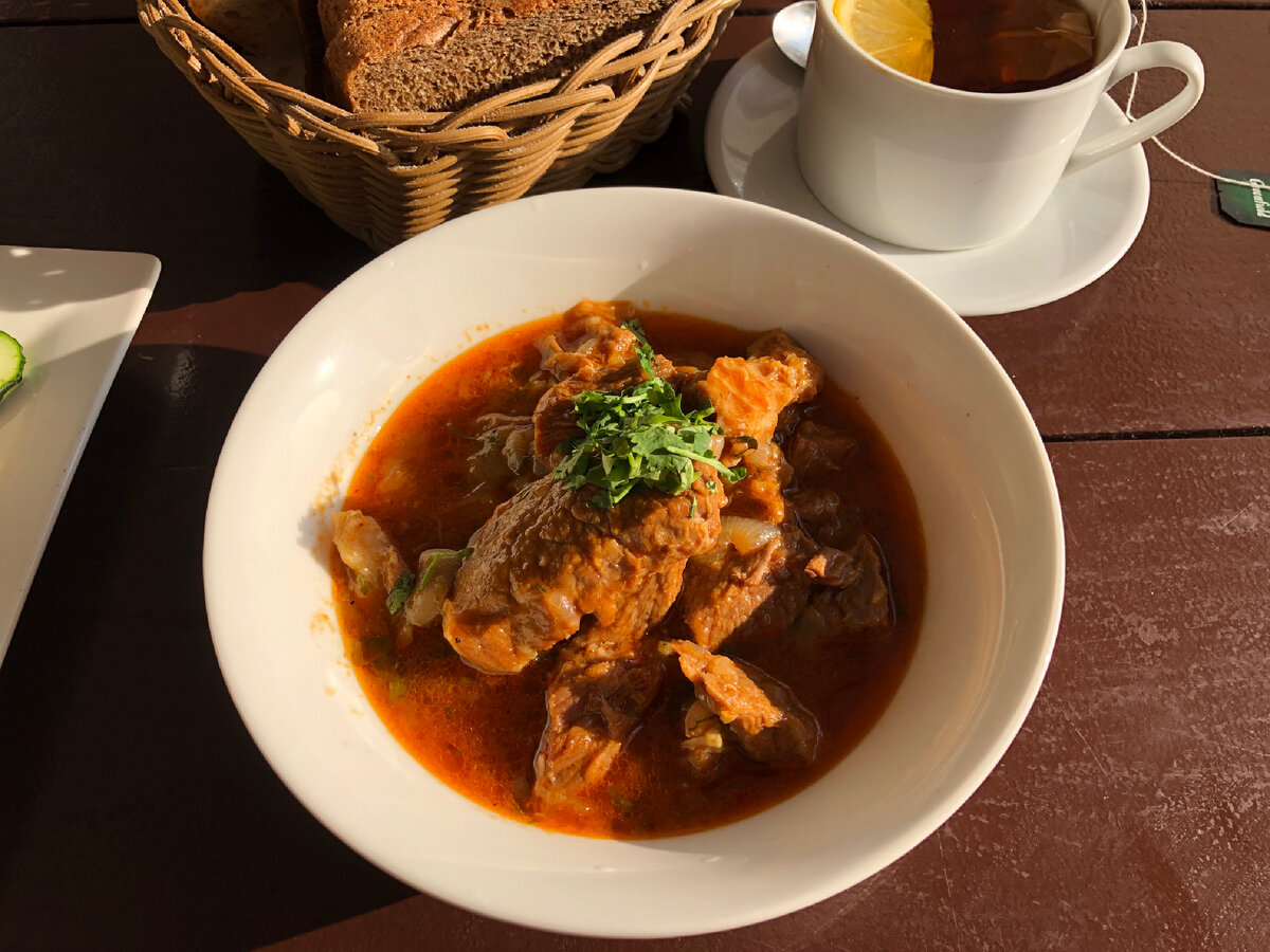 Солянка по-абхазски - 300 р. Кафе Рица. Гагра.