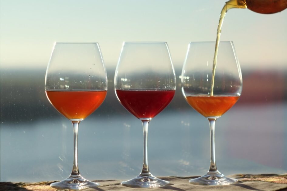 Комбуча на разных травах. © Ольга Никандрова