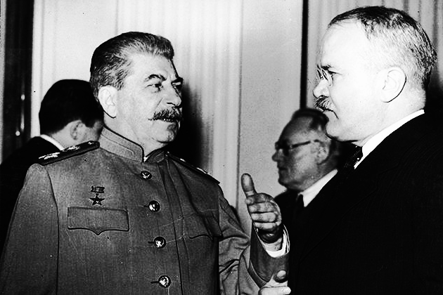 Сталин и Молотов. Источник фото - сайт https://fb.ru/misc/i/gallery/37650/1225401.jpg