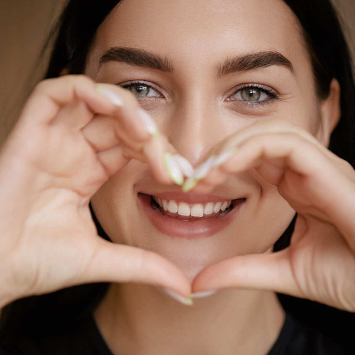 Отбеливание зубов до 5 тонов