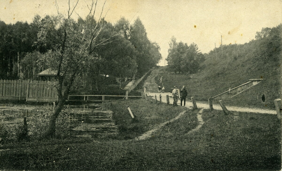 Открытка Химки. Дорога к пруду. №113 Изд. А.Горожанкина, Москва, до 1913. https://ikuv.ru/himki-dorevolyutsionnye-otkrytki-i-foto/