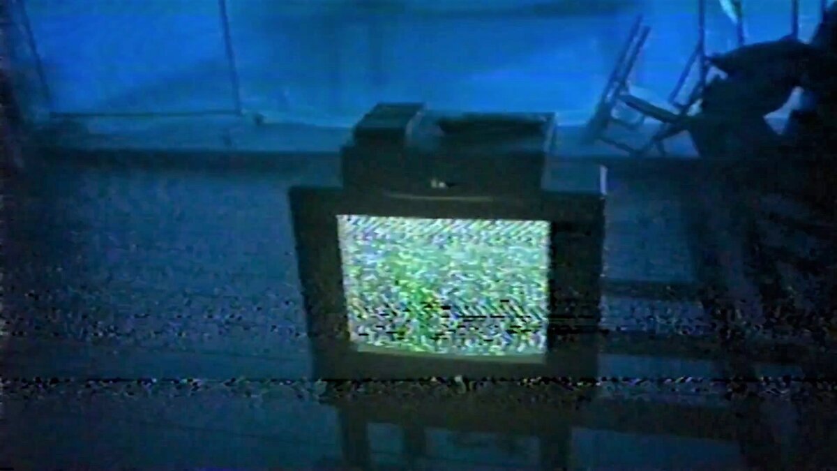 Кадр из к/ф V/H/S/94.