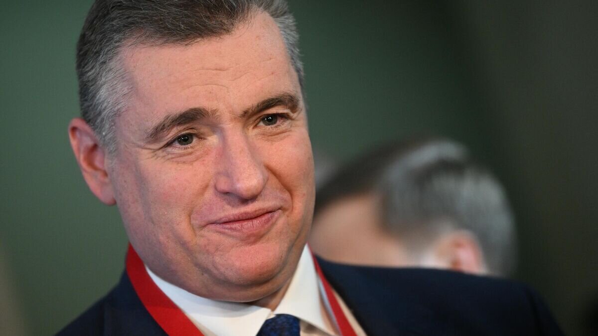    Леонид Слуцкий отвечает на вопросы журналистов после голосования по его кандидатуре на пост нового председателя партии на XXXIV внеочередном съезде ЛДПР© РИА Новости / Павел Бедняков