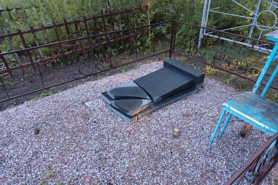     Осквернили более 20 могил. Фото: Венера Дорогина