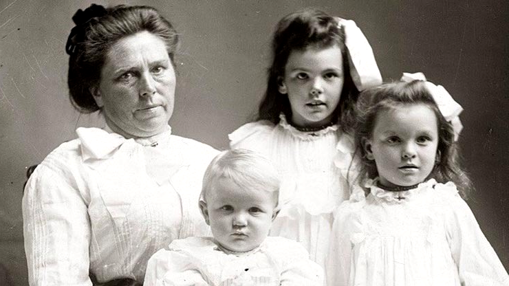 Брунхильда с детьми