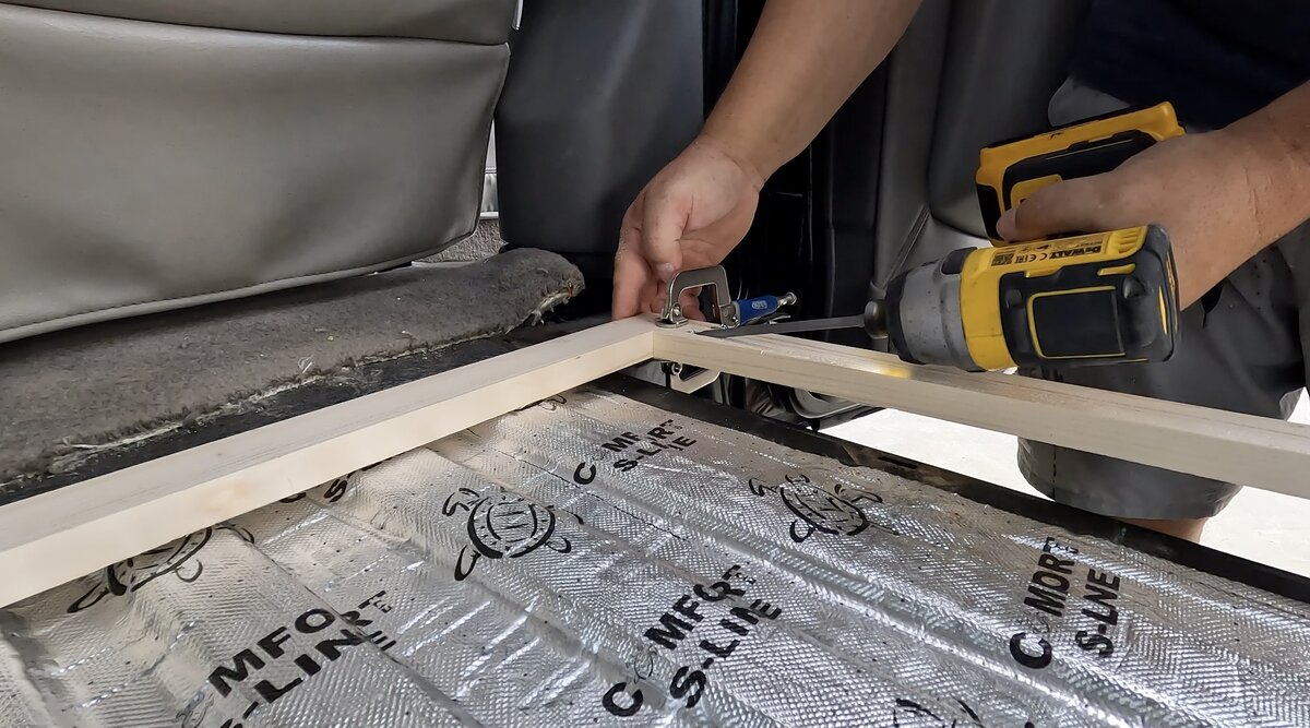 Работать с "косым шурупом" очень просто