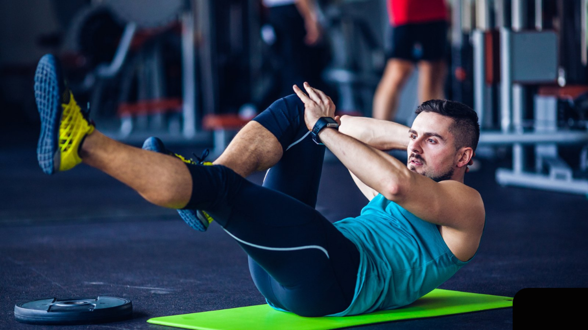 Спортсмен по совету друга. Тренировка с тренером. Flex фитнес. Групповые тренировки. Первая тренировка бесплатно.