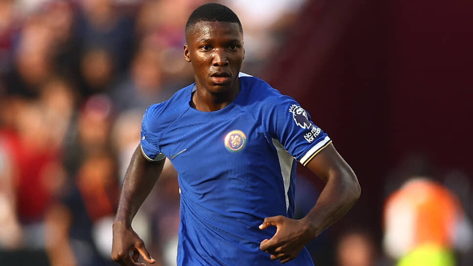 Фото: Reuters/Matthew Childs EDITORIAL USE ONLY. No use with unauthorized audio, video, data, fixture list / Matthew Childs / Reuters📷Ведущие футбольный клуб в последние годы предпочитают тратить большие деньги на молодых игроков — таких как эквадорец Мойсес Кайседо