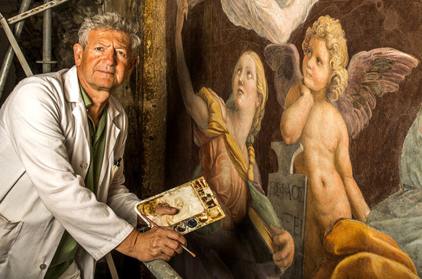 Процесс реставрации фрески (Фото из интернета)