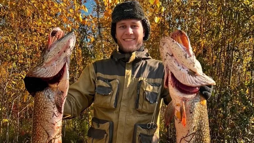     Житель Сургута похвастался в соцсетях богатым уловом. Его добычей стали 9 щук: две огромные, три среднего размера и четыре небольших экземпляра.