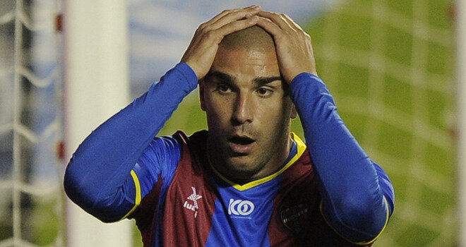 Карлос Аранда выступал за многие клубы Ла Лиги в том числе за «Леванте»