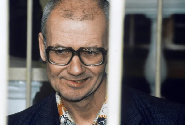 В нашем представлении кровавая история любого убийцы-маньяка заканчивается с приговором суда, который до конца жизни изолирует кровавого злодея от общества. Но Многие жестокие убийцы, отбыв тюремный срок, выходят на свободу и живут обычной жизнью обывателей. 