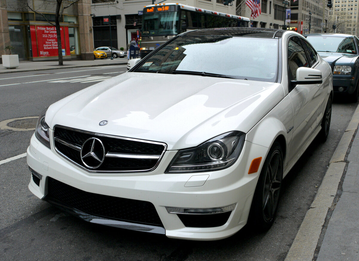 Mercedes C-Class (W204 2006-2011)
