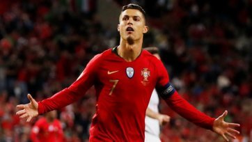 Фото: uefa.comЮбилейный гол, напомним, он забил в матче евроквалификации Украина – Португалия (2:1), реализовав 11-метровый в середине второго тайма.
