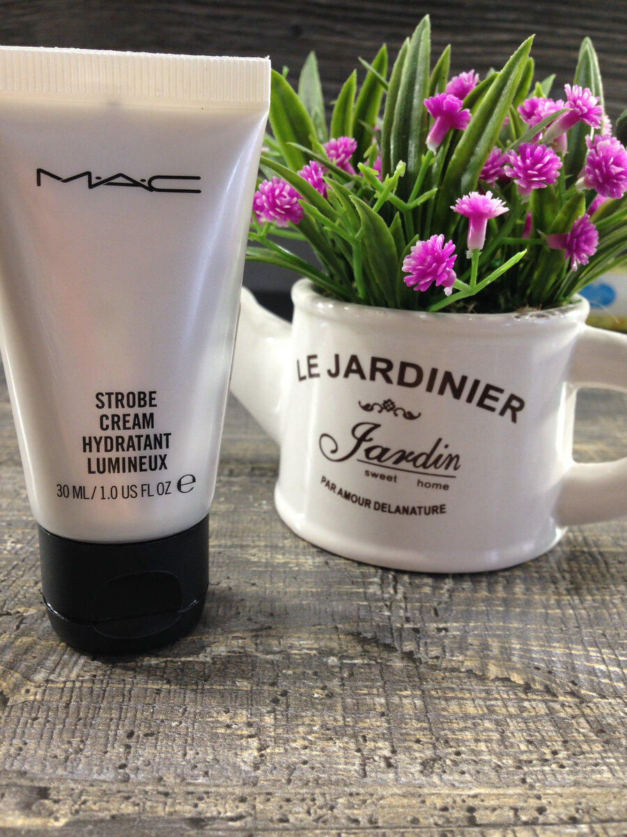 MAC Strobe Cream