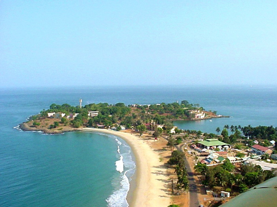 Sierra leone. Фритаун Сьерра-Леоне. Фритаун Сьерра-Леоне пляж. Сьерра Леоне столица. Либерия Фритаун