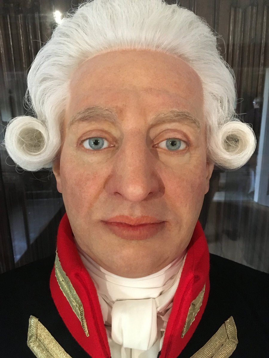 Если верить специалистам мадам Тюссо, так выглядел Его Величество