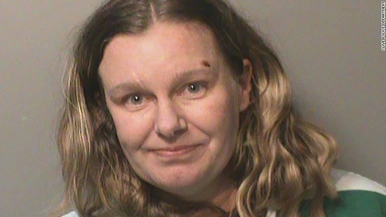 Николь Мари пул Франклин из Де-Мойна была обвинена в покушении на убийство.