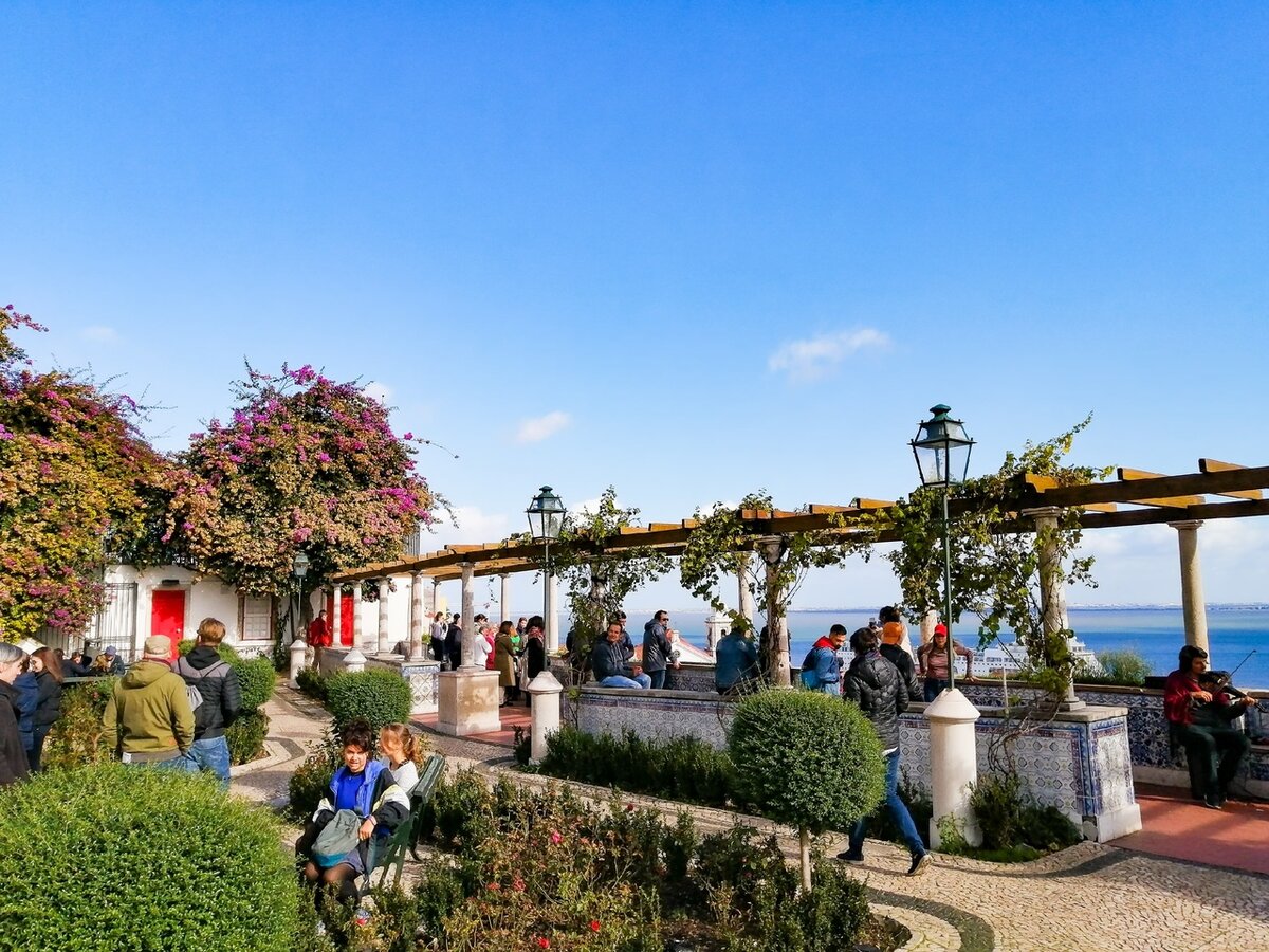 Мое любимое место в Лиссабоне. Смотровая площадка. 